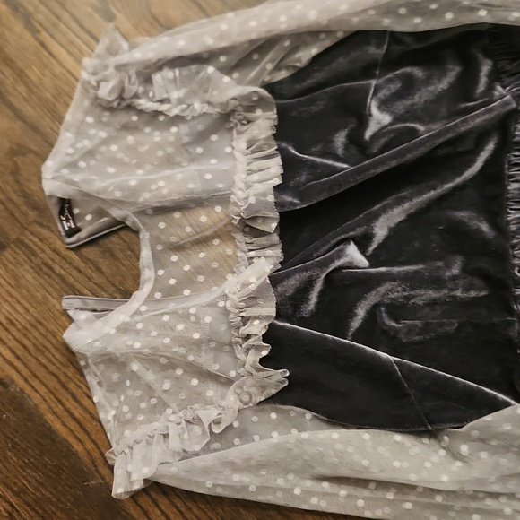 Velvet and Lace Midi Dress - Picture 3 of 6